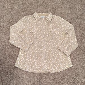 Croft and Barrow women's paisley pattern all over floral print white tan shirt